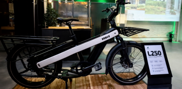 Brekr L250 elektrische longtail – zijaanzicht met verlengde bagagedrager