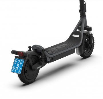 Pure Air6 Pro+ Suspension NL met blauw kenteken aan de achterzijde