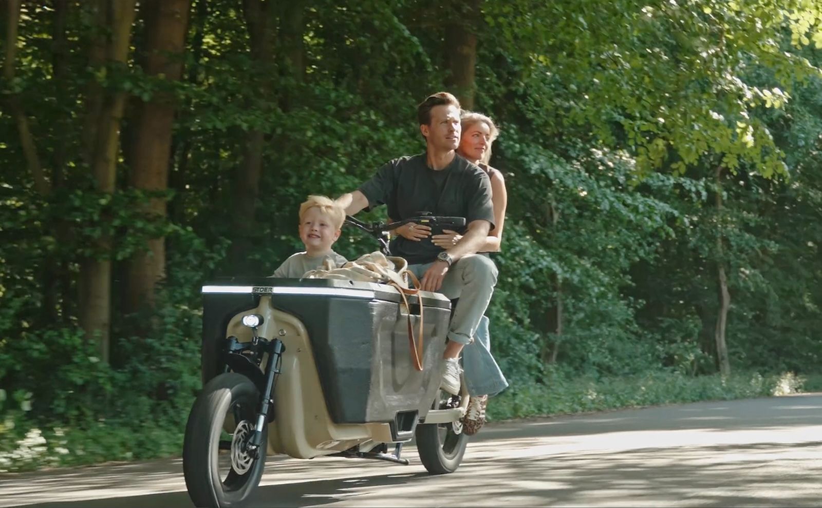 Stoer CargoX elektrische bakfiets – ruimte, kracht en comfort voor het hele gezin